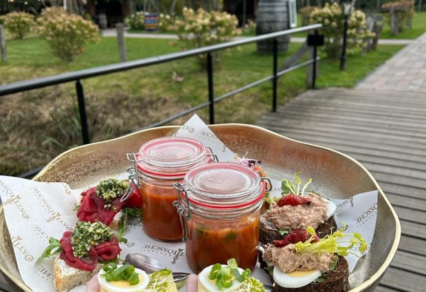 sharing dinner gerechtjes bij Gasterij Oatmössche in Ootmarsum, Overijssel